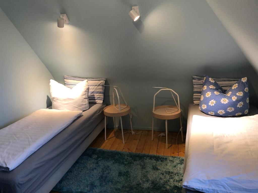 Blaues Zimmer mit grossem Balkon & Bad nur 16 km nach Würzburg! photo 3