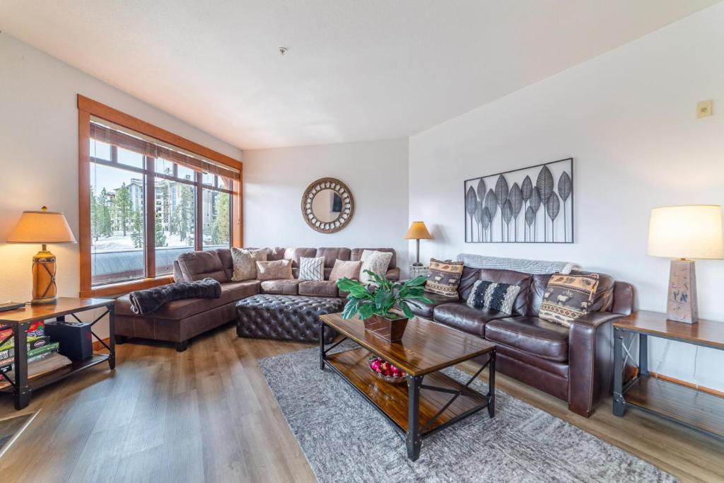 #425 - Condo Balcony Overlooks Mammoth Village Steps to Gondola, Spa, Pool, Game Room at White Mountain Lodge photo 1