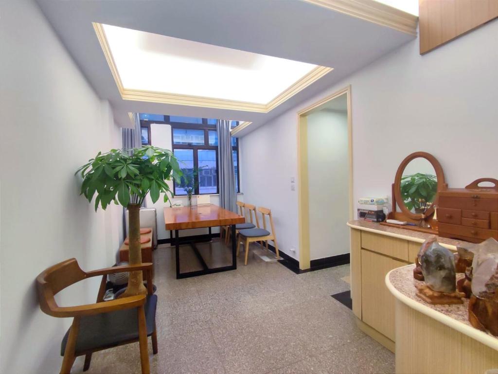 香港木居共享民宿近旺角站高樓層大窗戶舒適乾淨 提前30分鐘聯繫房東入住事宜 photo 1