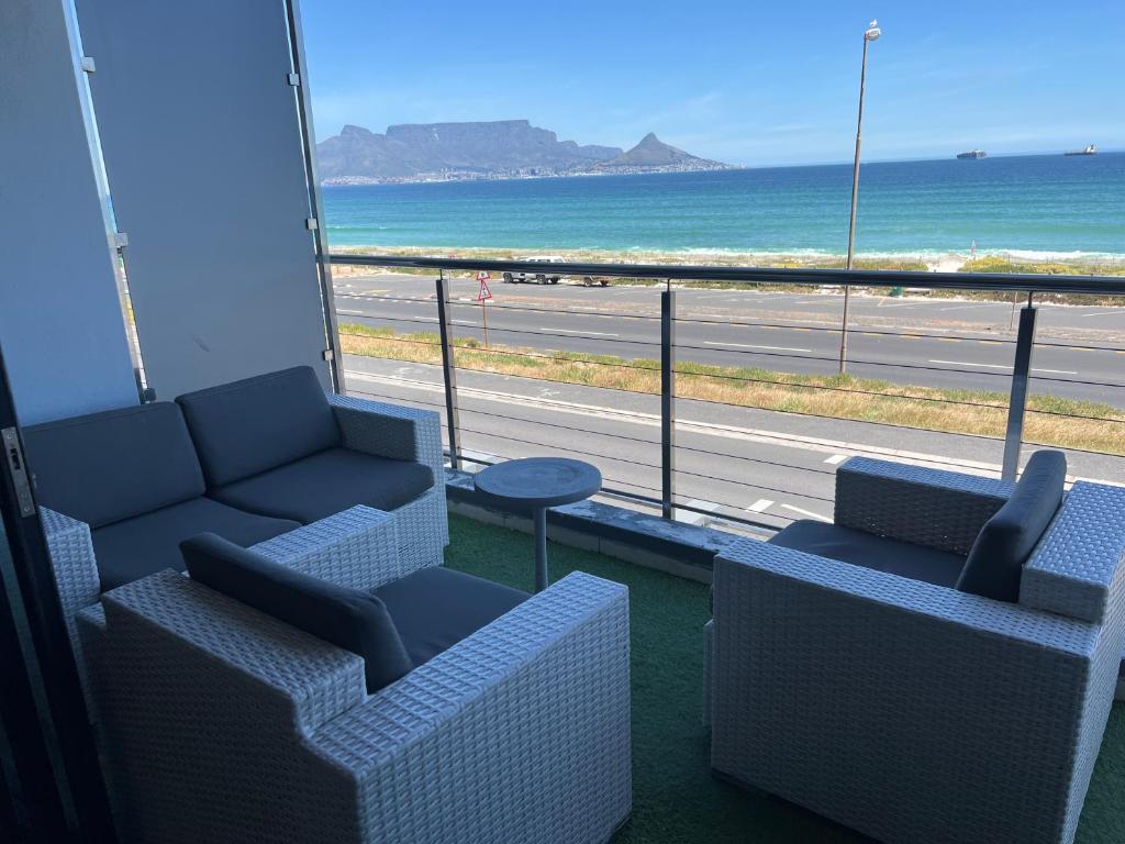Blouberg Luxury Beachfront Apartment photo 2
