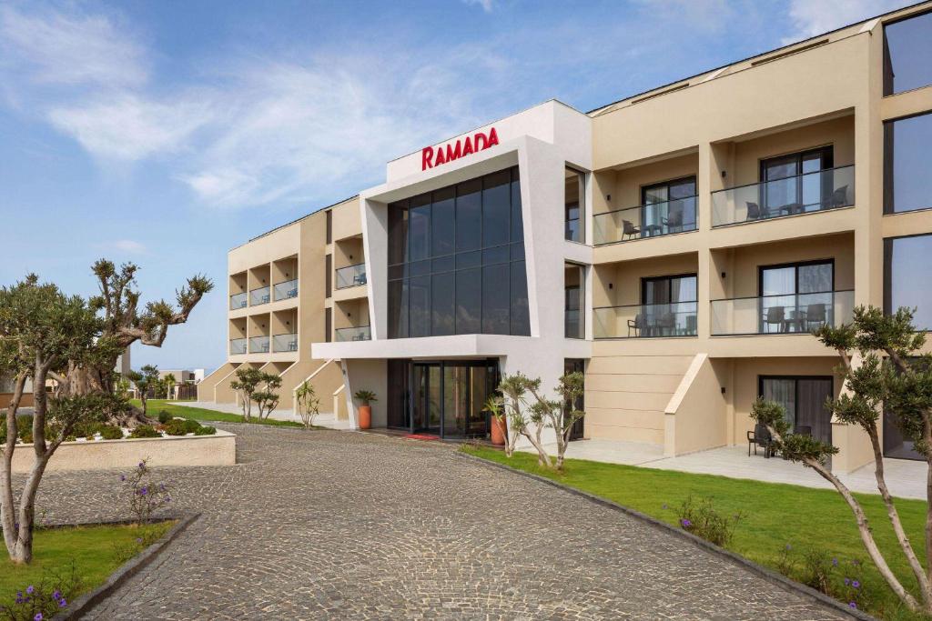 Ramada by Wyndham Cesme photo 2