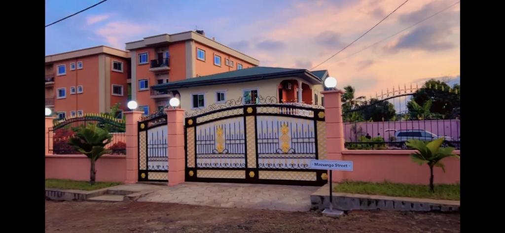 Stunning 3-Bedrooms GuestHouse in Limbe Cameroon photo 1
