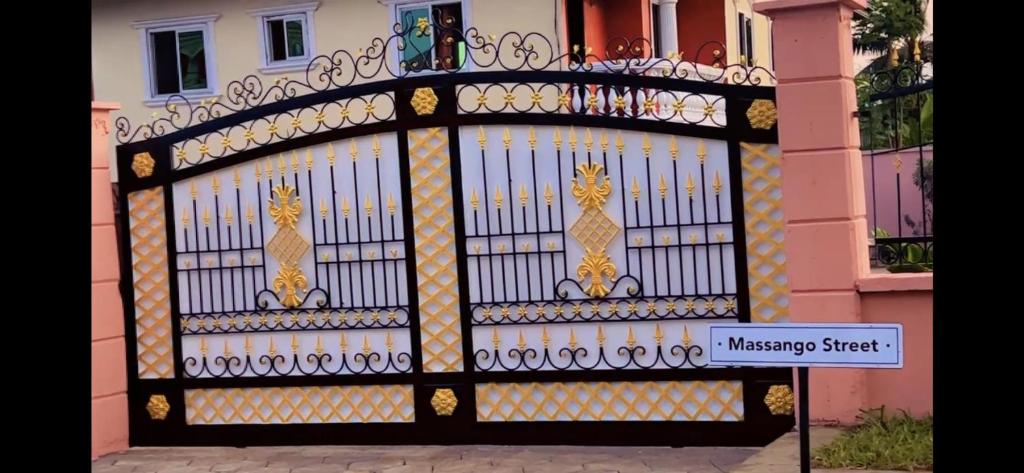 Stunning 3-Bedrooms GuestHouse in Limbe Cameroon photo 3