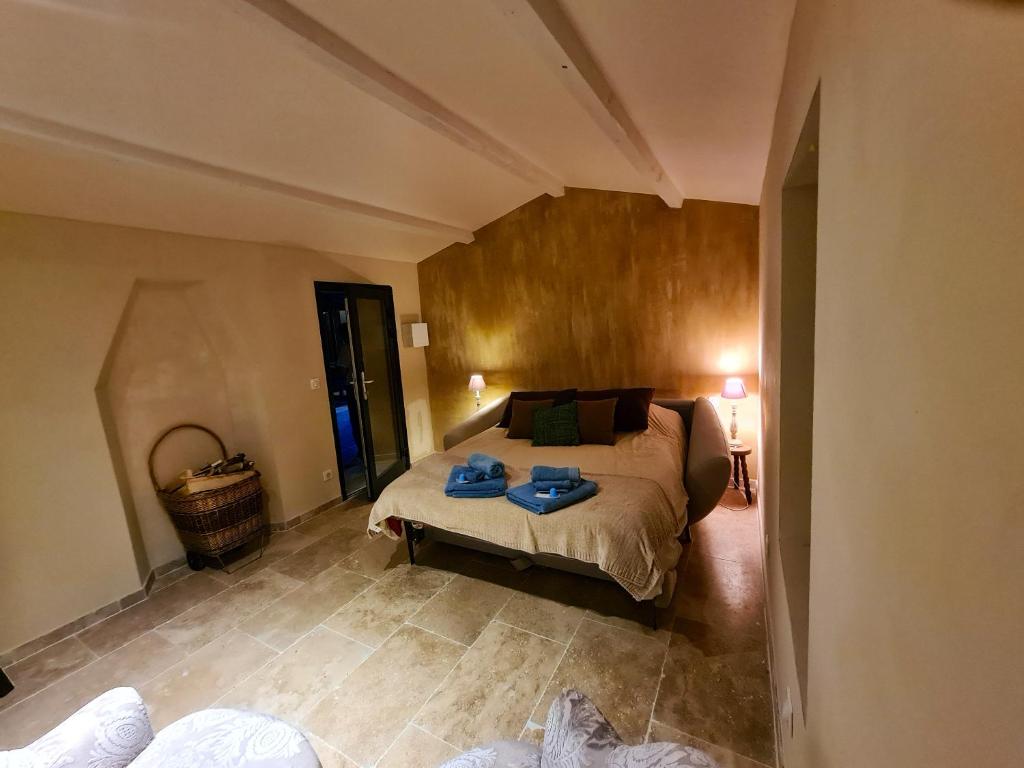 Studio avec piscine partagee sauna et wifi a Forcalquier photo 1