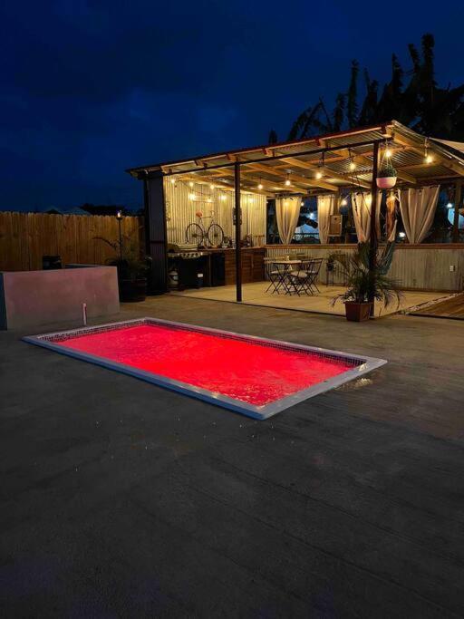 El Camper RV with pool. photo 1