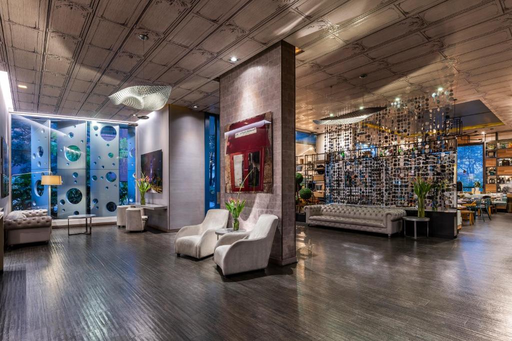Hotel 100 Luxury Suites by Preferred photo 1