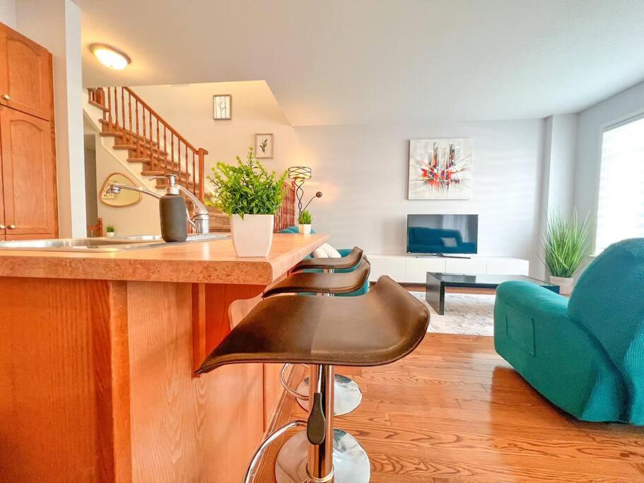 Central Charming 3 Bed Townhome photo 1
