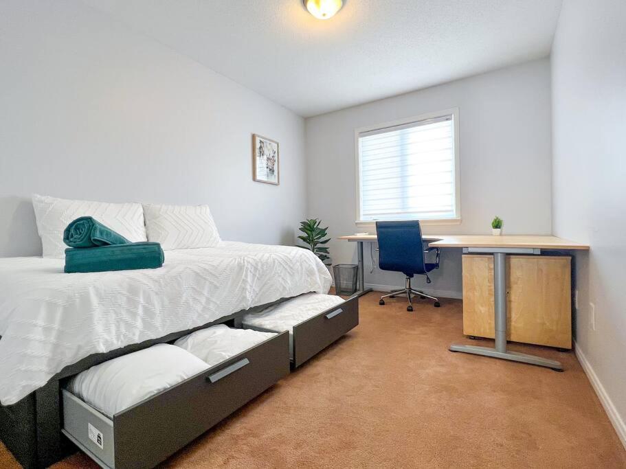 Central Charming 3 Bed Townhome photo 4