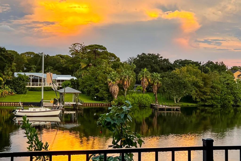 Riverfront Paradise photo 1