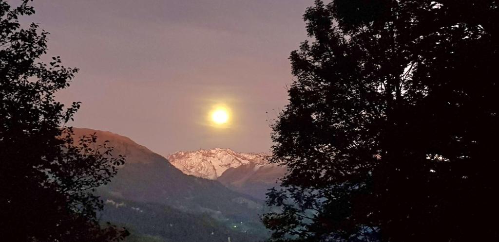 Gemütliche FeWo mit Sauna inmitten der Berge photo 1