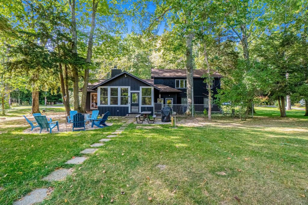 Whispering River Hideaway photo 2
