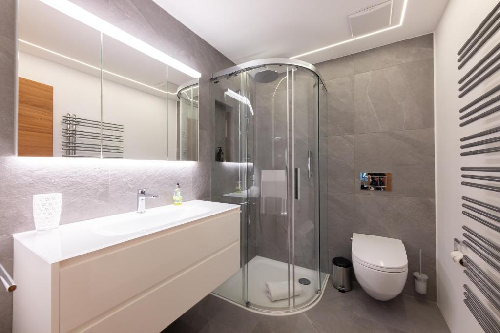 New! Exclusive Apartment 3min to Chantarella Bahn photo 3