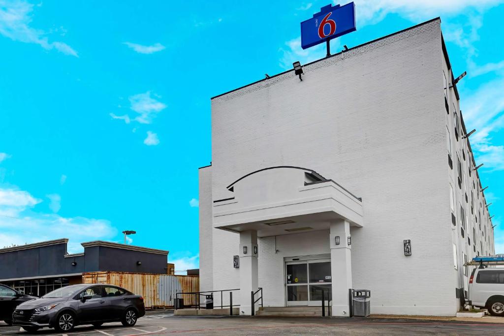 Motel 6 Arlington TX Entertainment District photo 2