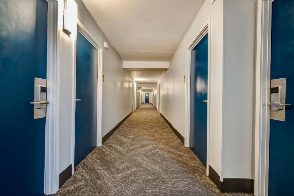 Motel 6 Arlington TX Entertainment District photo 3