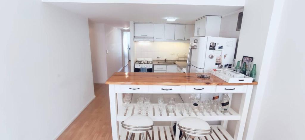 Ultimate Luxury 2-Bedroom Retreat with Balconies and Amenities photo 3