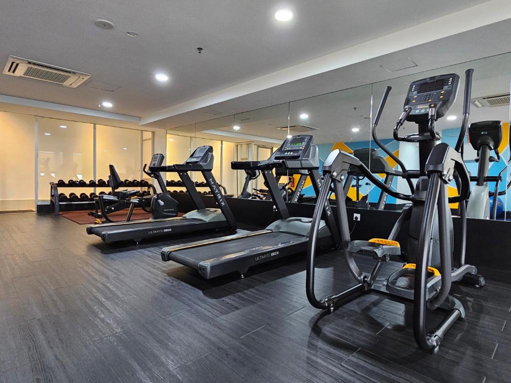 Days Hotel & Suites by Wyndham Fraser Business Park KL photo 2