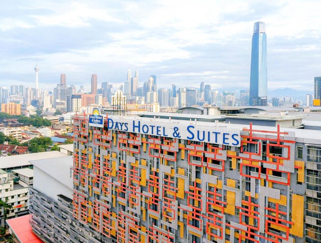 Days Hotel & Suites by Wyndham Fraser Business Park KL