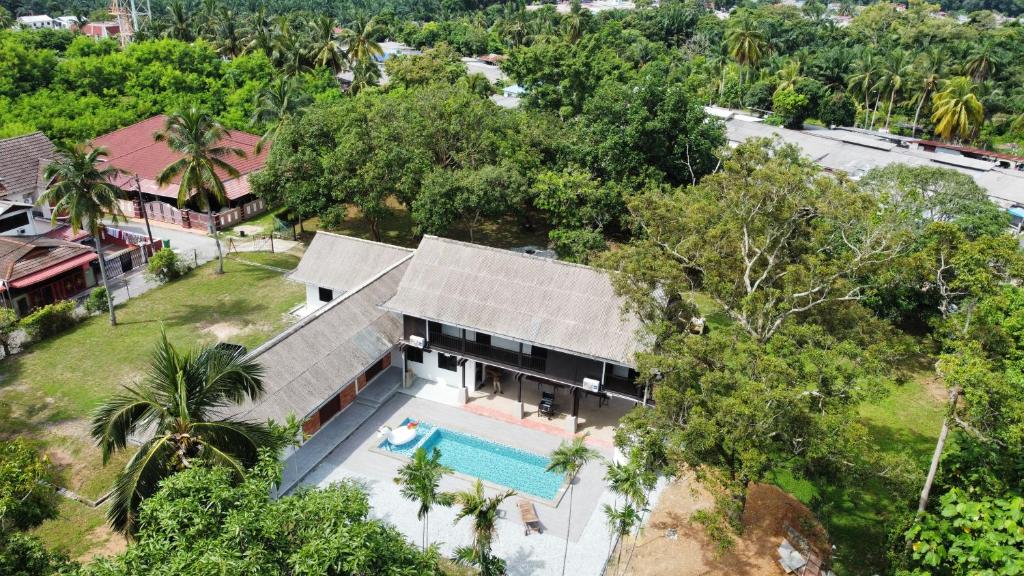 The Wooden Retreat by Elite Stay photo 4