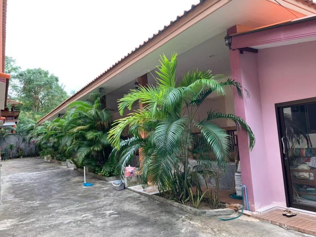 Dow residence photo 3