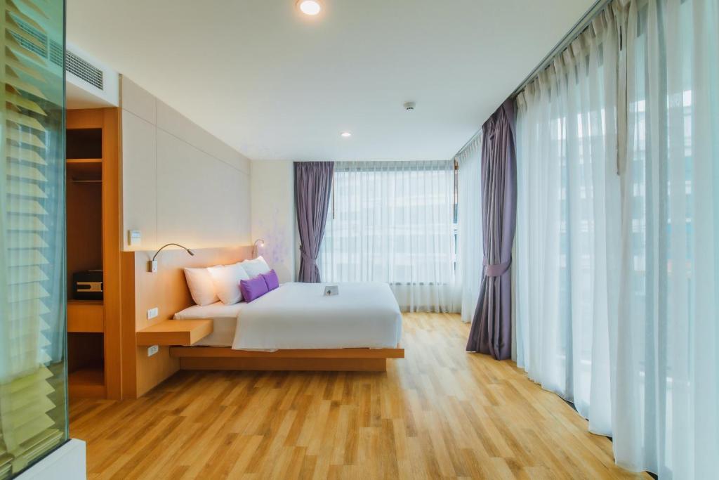 The Lunar Patong Room Type - Executive Suite - Mountain View The Lunar Patong Room Type - Executive Suite - Mountain View