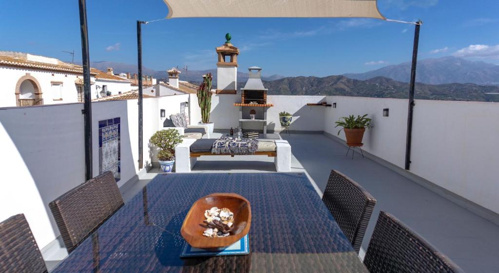 Rooftop Terrace & Panoramic Mountain View’s photo 1