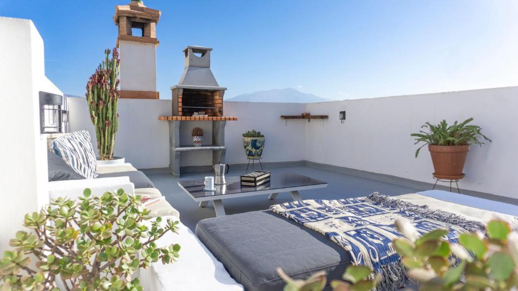 Rooftop Terrace & Panoramic Mountain View’s