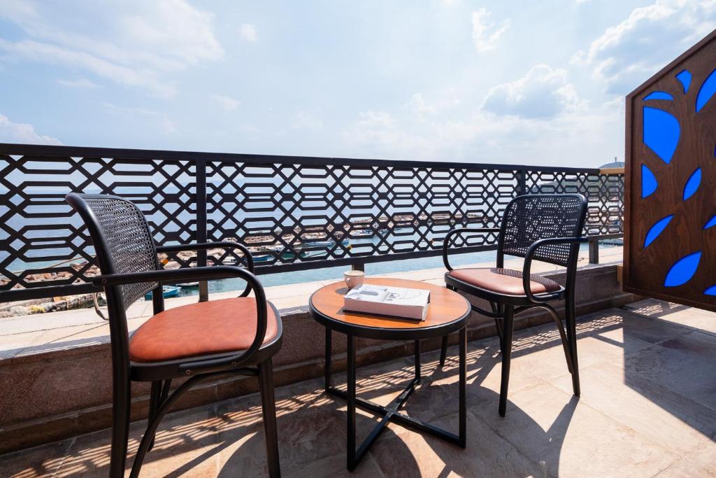 ASSOS TROY PORT HOTEL (+8) photo 2