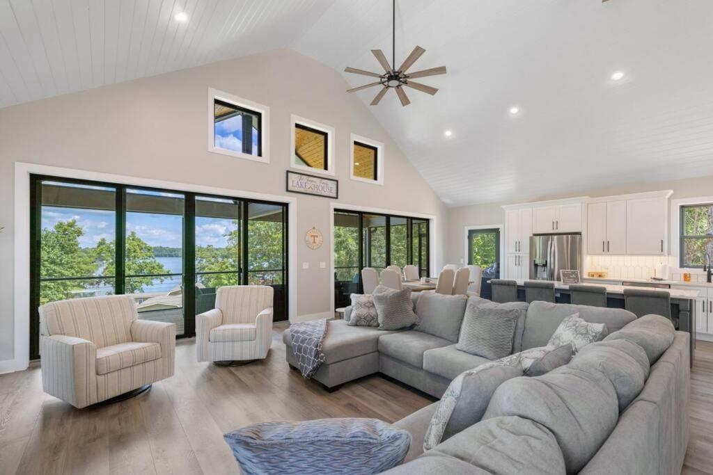 New Home, Dock, Kayaks, Game Room, Water Views photo 4