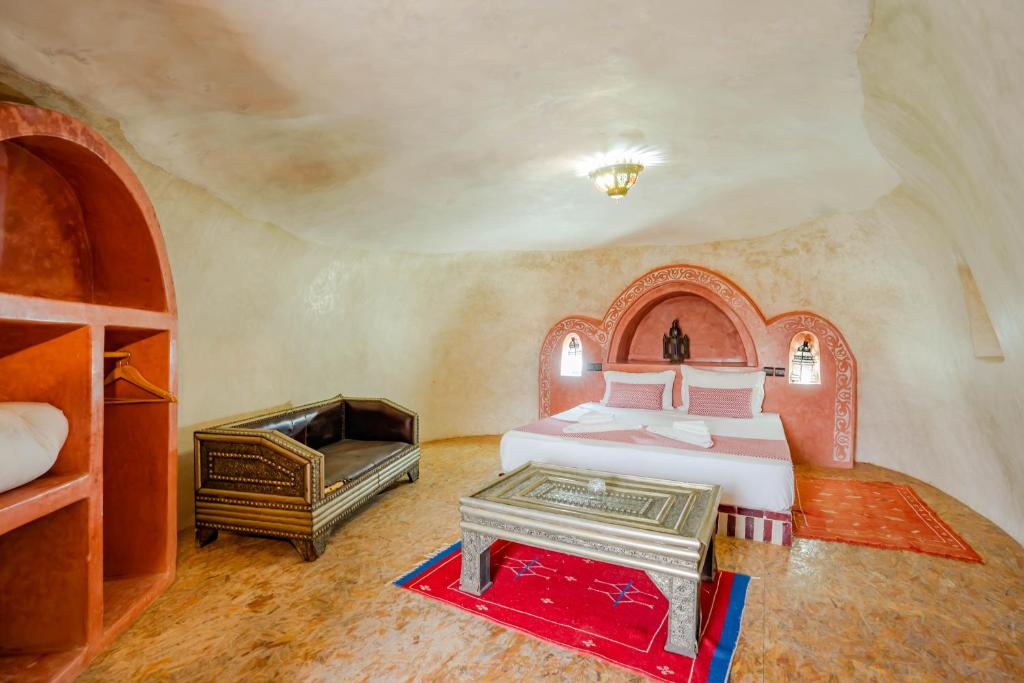 Kasbah Tizzarouine photo 2