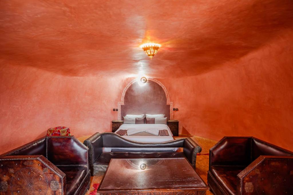 Kasbah Tizzarouine photo 3