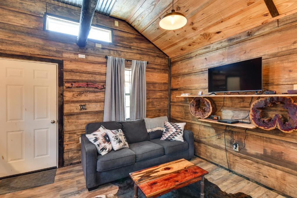 Quaint Abbeville Cabin Studio with Gas Grill! photo 2