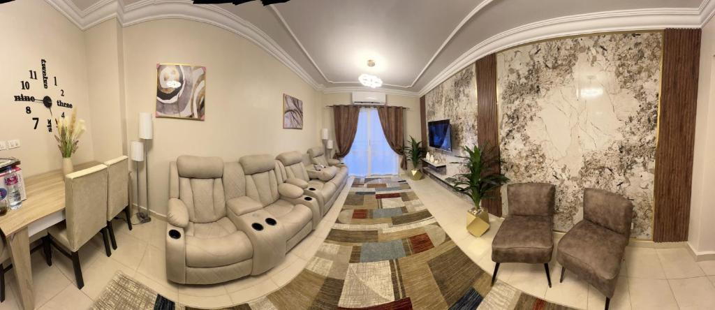 Luxurious VIP apartment in Madinaty furnished with high end hotel furniture photo 2