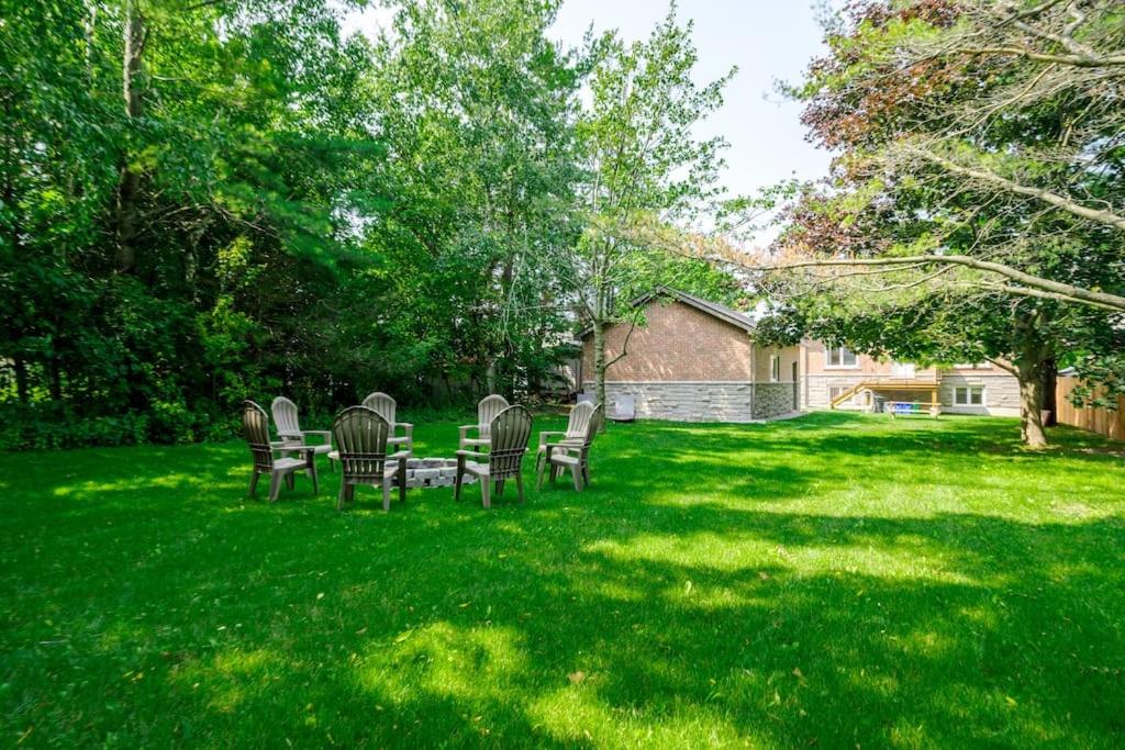 Charming 3BR Bungalow - Hot Tub photo 4