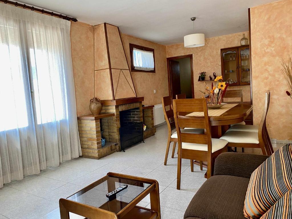 Casa Lola en Beceite rodeados de montañas y ríos photo 1
