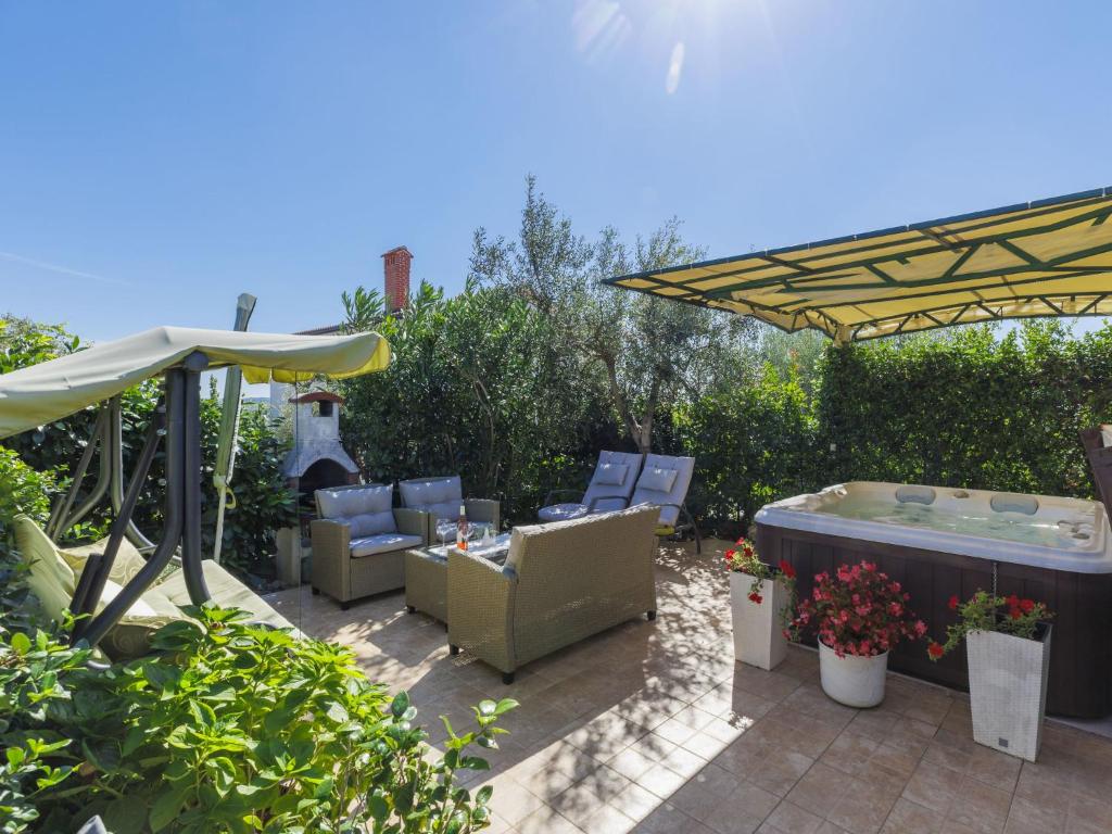 Holiday Home Nena by Interhome