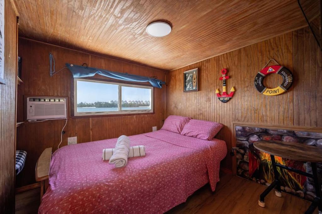 Beautiful Houseboat in Key West photo 4