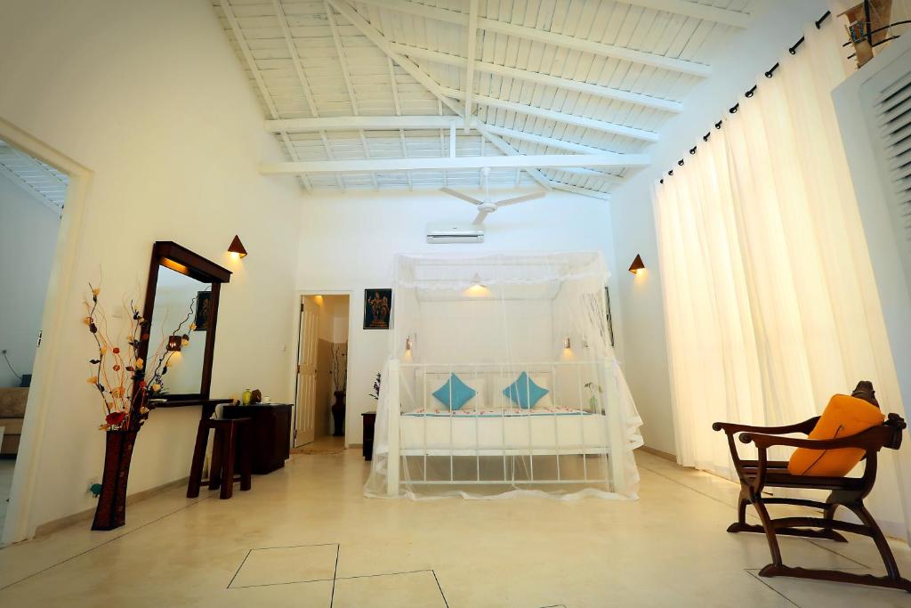 Двухместный (Deluxe Double Room - Free 24 Hours Check in & Check out (Offer valid till 15th Dec 2021)), Beach Grove Villas