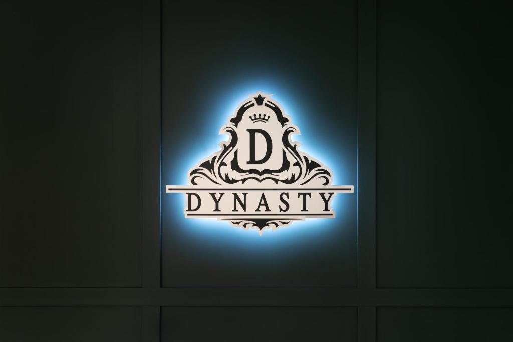 Dynasty photo 2