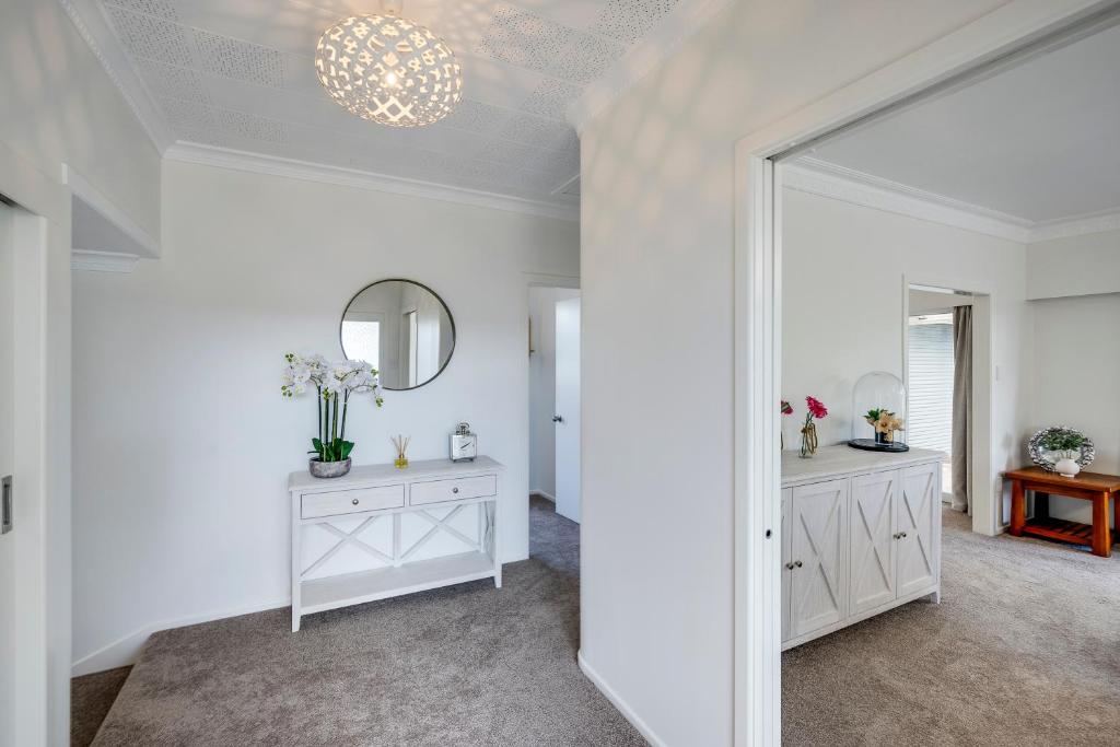 Belmont Pool Paradise - Havelock North Home photo 4