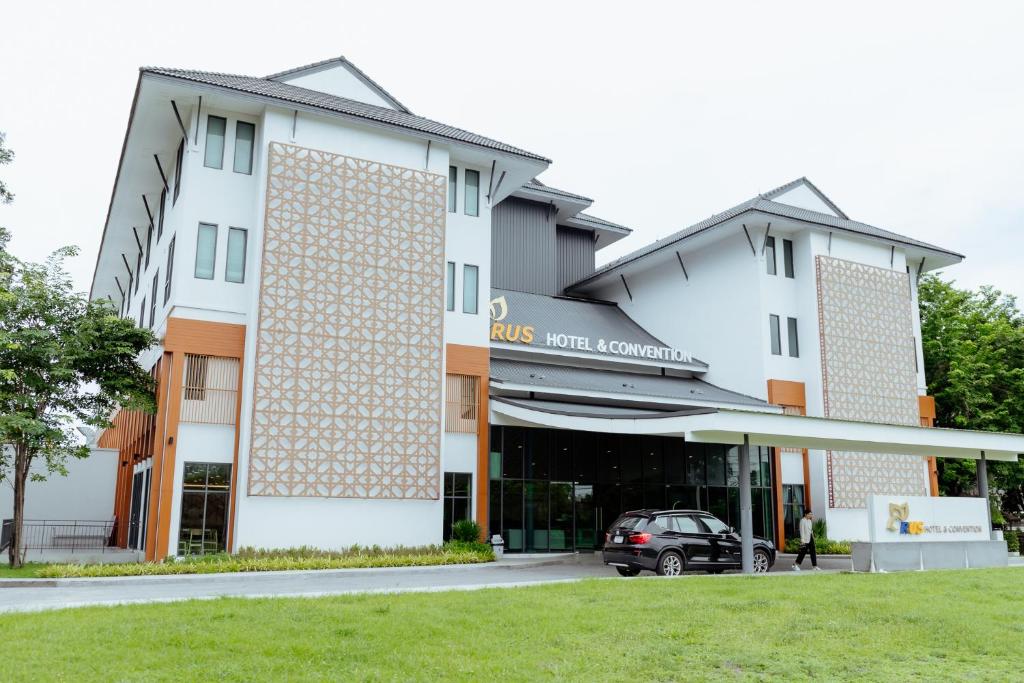 RUS Hotel&Convention Ayutthaya photo 2