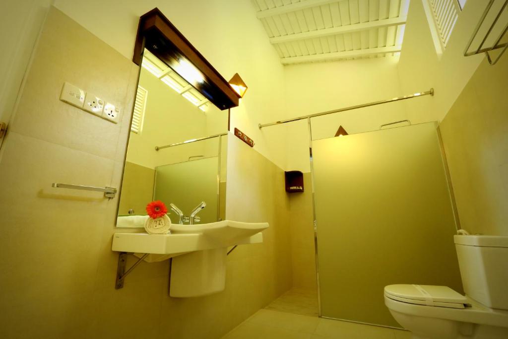 Двухместный (Deluxe Double Room - Free 24 Hours Check in & Check out (Offer valid till 15th Dec 2021)), Beach Grove Villas