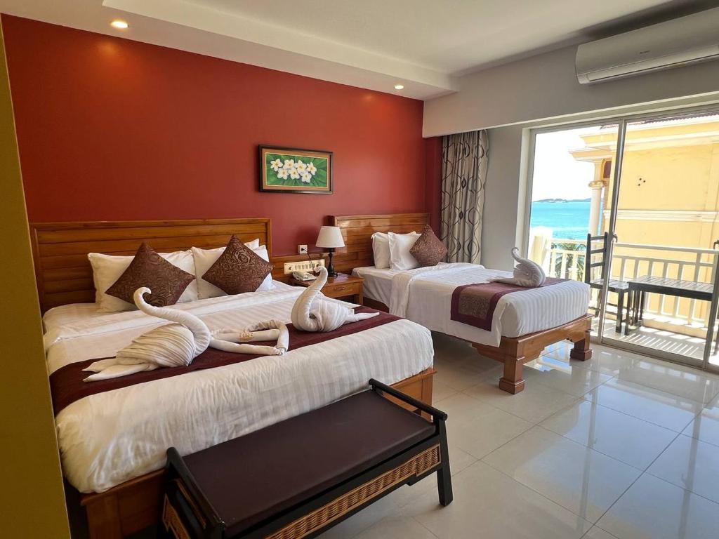 Aristocrat Residence & Hotel photo 4