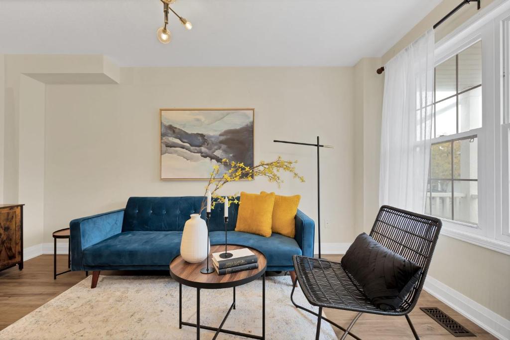 4 Bedroom Stunning House in Beautiful neighborhood