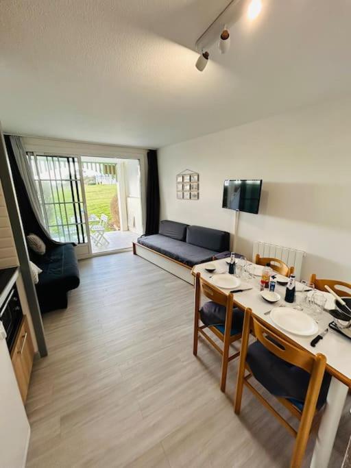 "LE PIED À TERRE" Appartement 5 personnes, sur le Port de Plaisance, accès parc aquatique gratuit photo 2
