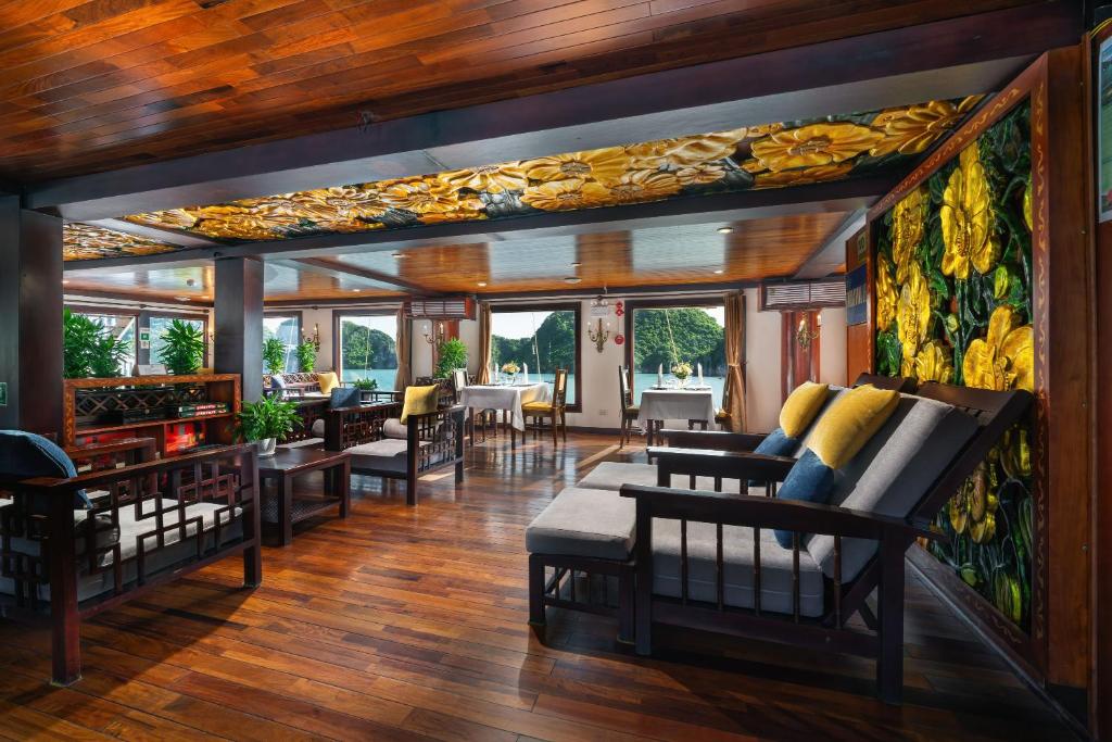 Indochina Sails Cruise