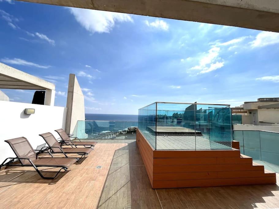 Luxury penthouse with a private jacuzzi! photo 4