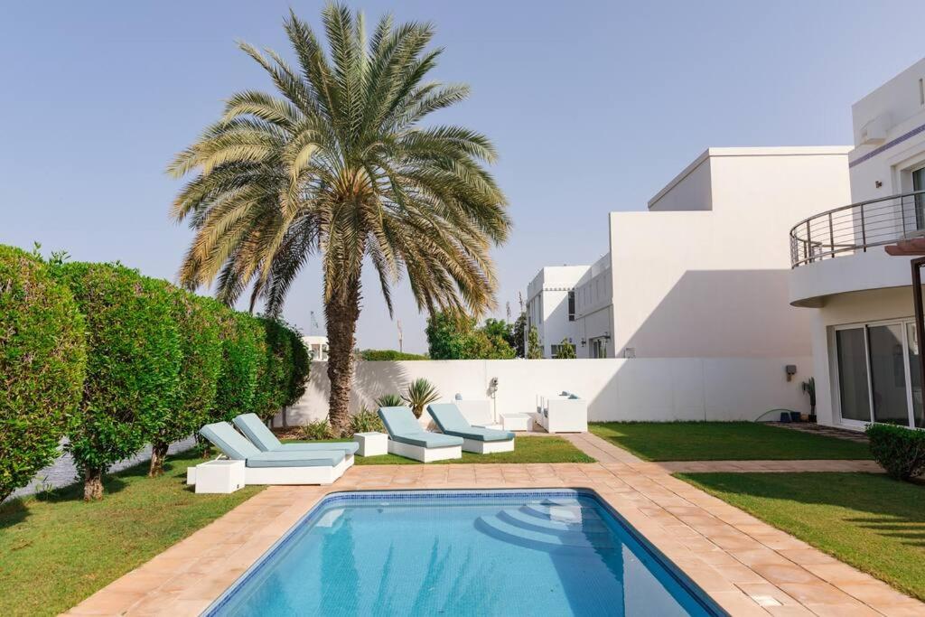 Private 5 Bed Villa / Next to Lagoon