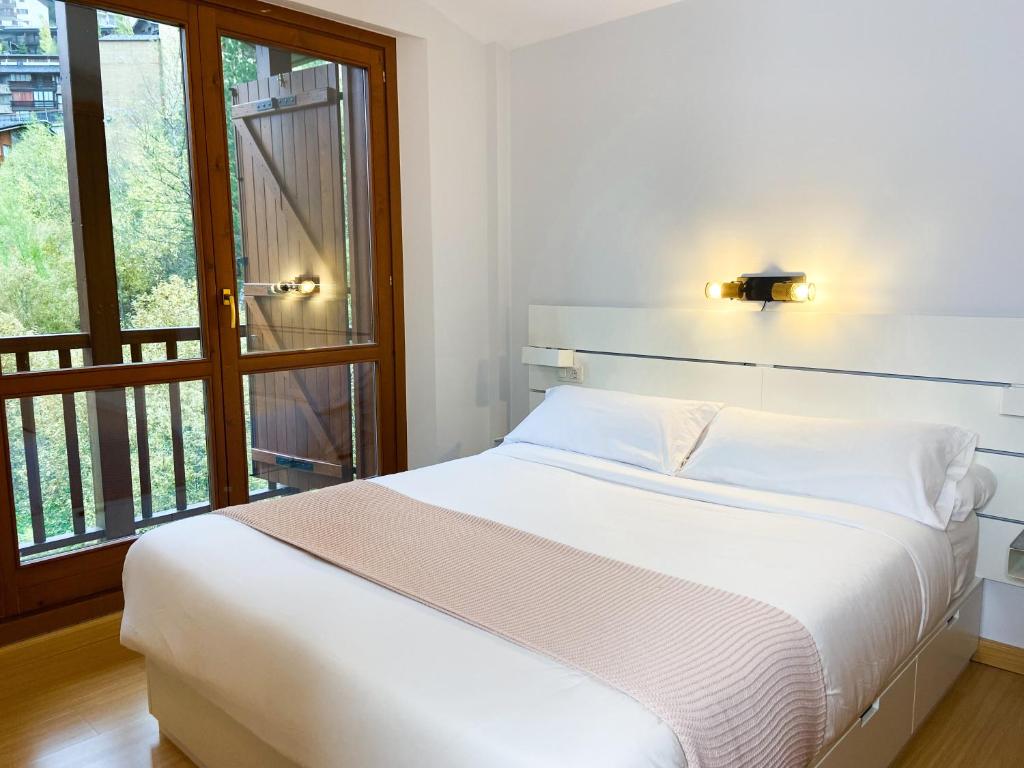 {
  "en-gb": "Ático De 3 Habitaciones Con Vistas Soldeu - Parking incluido l by BonesVacances"
} photo 2