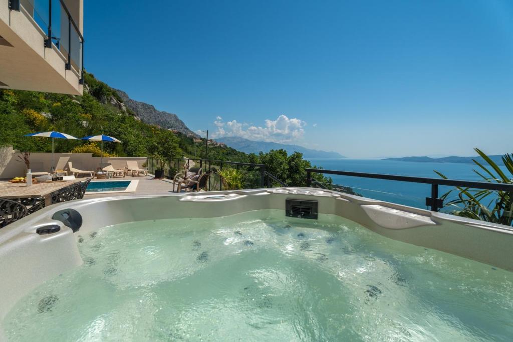 Seaview Villa Matea with 4 en-suite Bedrooms, Whirlpool, Sauna, Private pool photo 3