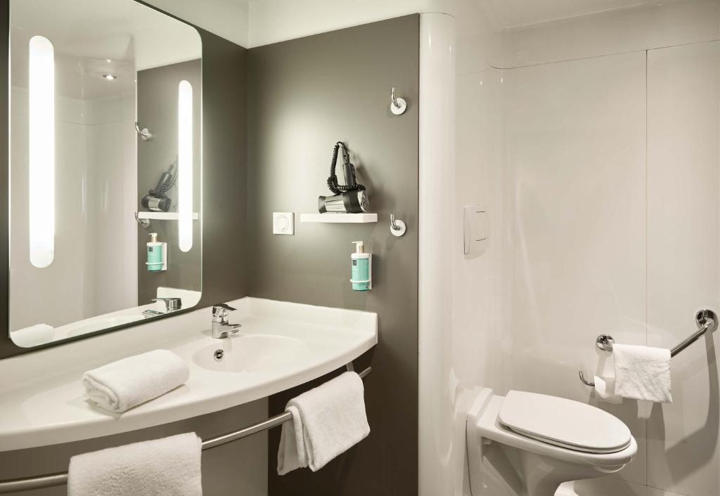 B&B HOTEL Vélizy Est (B&B HOTEL Velizy Est) - F&B